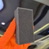 Detailaufnahme der schwarzen Schaumstruktur vom Top Applikator für Coatings